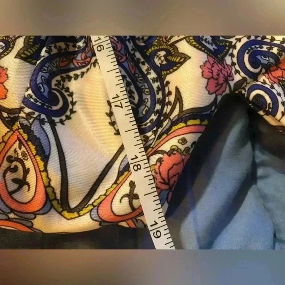 Multicolored Embellished Knee-Length Dress - Picture 15 of 16